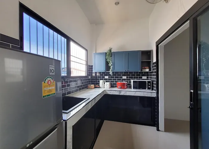 Happy Day, 2 Bedroom Home For Up To 6 People